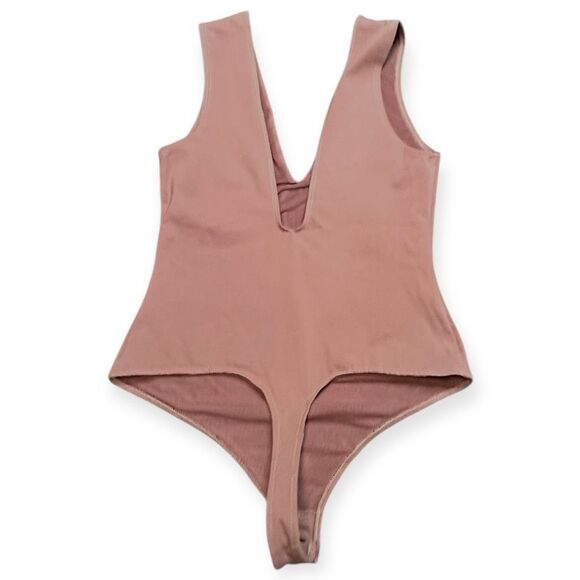INTIMATELY FREE PEOPLE Women’s Nude Mauve Keep It Sleek Plunge Bodysuit Size Sma - Picture 3 of 7